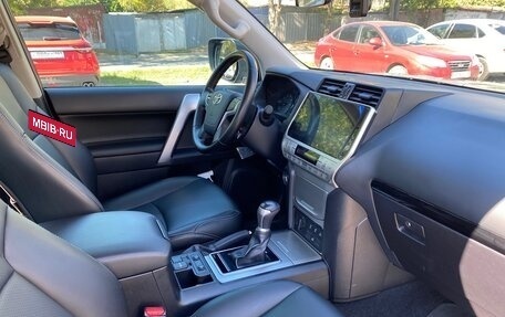 Toyota Land Cruiser Prado 150 рестайлинг 2, 2022 год, 8 200 000 рублей, 6 фотография