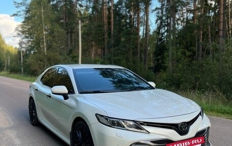 Toyota Camry, 2019 год, 2 630 000 рублей, 3 фотография