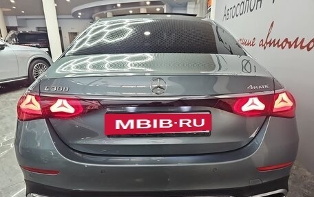 Mercedes-Benz E-Класс, 2023 год, 9 300 000 рублей, 4 фотография