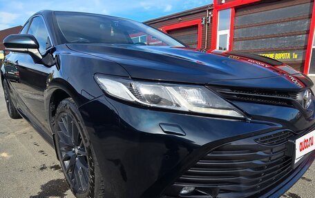 Toyota Camry, 2018 год, 2 650 000 рублей, 11 фотография