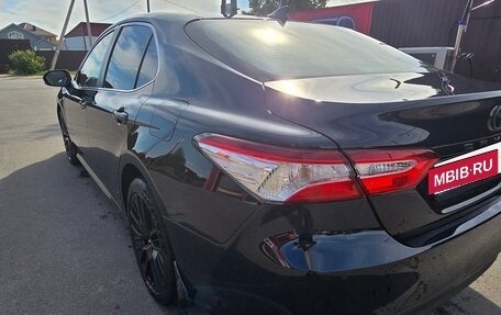 Toyota Camry, 2018 год, 2 650 000 рублей, 7 фотография