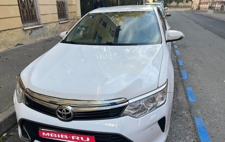 Toyota Camry, 2015 год, 2 300 000 рублей, 5 фотография