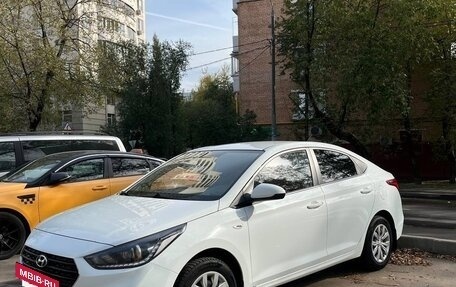 Hyundai Solaris II рестайлинг, 2019 год, 1 300 000 рублей, 2 фотография
