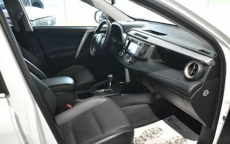 Toyota RAV4, 2015 год, 2 085 000 рублей, 6 фотография