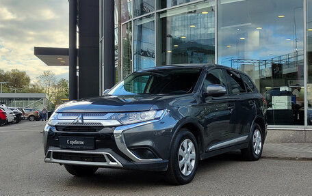 Mitsubishi Outlander III рестайлинг 3, 2020 год, 1 966 000 рублей, 1 фотография