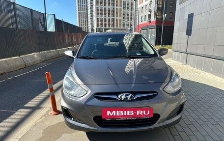 Hyundai Solaris II рестайлинг, 2011 год, 585 000 рублей, 2 фотография