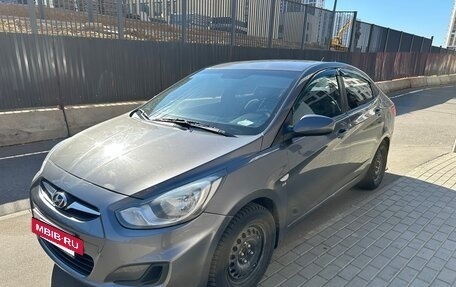 Hyundai Solaris II рестайлинг, 2011 год, 585 000 рублей, 3 фотография