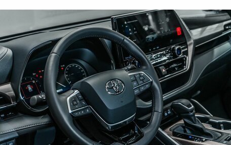 Toyota Highlander, 2025 год, 5 750 000 рублей, 21 фотография