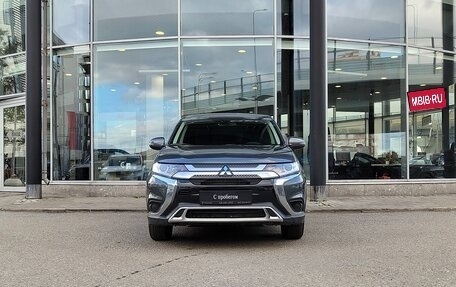 Mitsubishi Outlander III рестайлинг 3, 2020 год, 1 966 000 рублей, 3 фотография