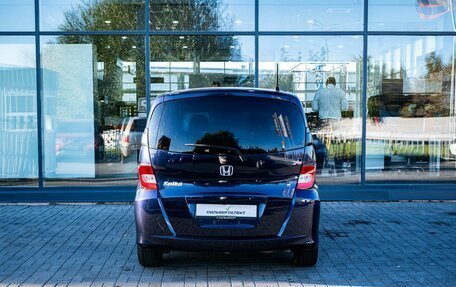 Honda Freed I, 2010 год, 900 000 рублей, 3 фотография