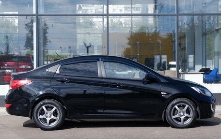 Hyundai Solaris II рестайлинг, 2013 год, 850 000 рублей, 5 фотография