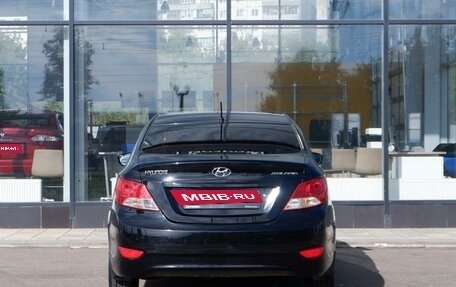 Hyundai Solaris II рестайлинг, 2013 год, 850 000 рублей, 4 фотография