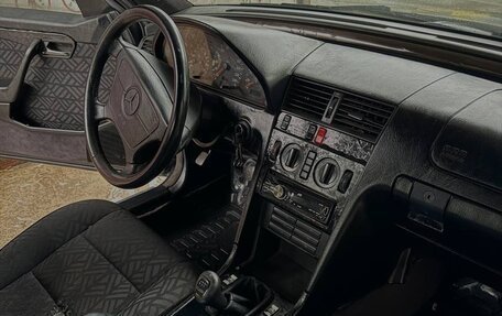 Mercedes-Benz C-Класс, 1993 год, 270 000 рублей, 3 фотография