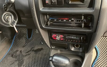 Mazda 323, 1999 год, 180 000 рублей, 14 фотография