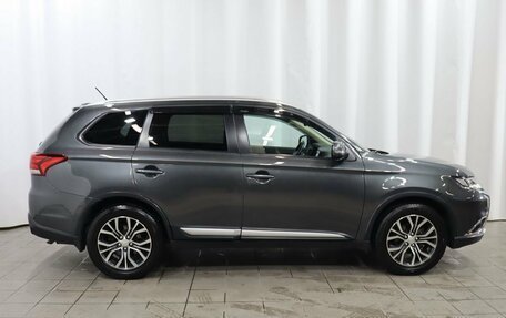 Mitsubishi Outlander III рестайлинг 3, 2016 год, 1 749 000 рублей, 7 фотография