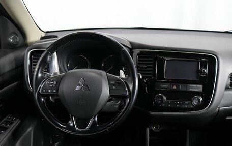 Mitsubishi Outlander III рестайлинг 3, 2016 год, 1 749 000 рублей, 15 фотография