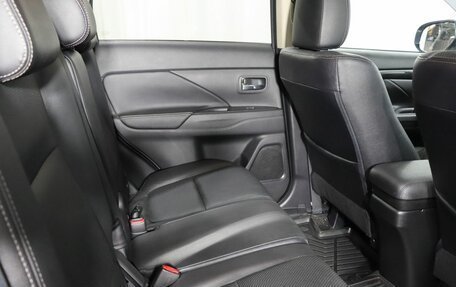 Mitsubishi Outlander III рестайлинг 3, 2016 год, 1 749 000 рублей, 23 фотография