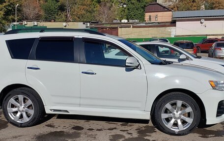 Mitsubishi Outlander III рестайлинг 3, 2010 год, 1 300 000 рублей, 2 фотография