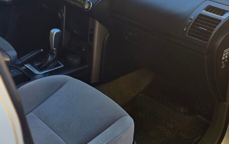 Toyota Land Cruiser Prado 150 рестайлинг 2, 2011 год, 2 550 000 рублей, 8 фотография