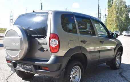 Chevrolet Niva I рестайлинг, 2018 год, 749 000 рублей, 11 фотография