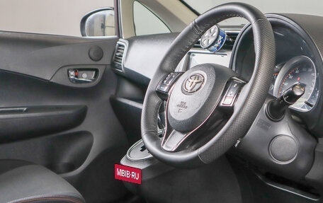 Toyota Ractis II, 2011 год, 989 000 рублей, 7 фотография