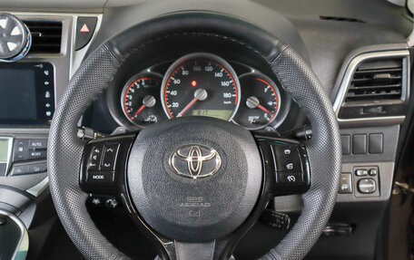 Toyota Ractis II, 2011 год, 989 000 рублей, 13 фотография