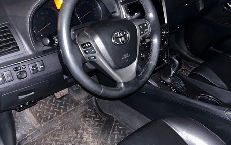 Toyota Avensis III рестайлинг, 2009 год, 1 000 000 рублей, 2 фотография