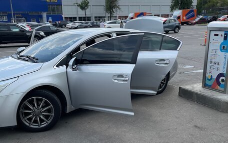 Toyota Avensis III рестайлинг, 2009 год, 1 000 000 рублей, 10 фотография