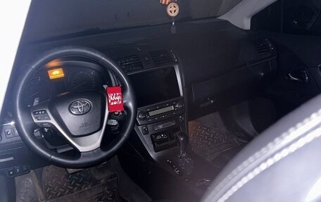 Toyota Avensis III рестайлинг, 2009 год, 1 000 000 рублей, 5 фотография
