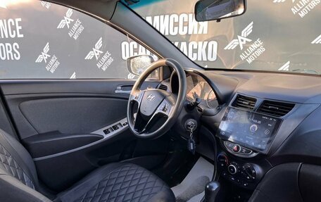 Hyundai Solaris II рестайлинг, 2013 год, 695 000 рублей, 24 фотография