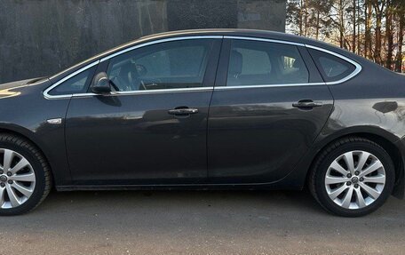 Opel Astra J, 2014 год, 810 000 рублей, 9 фотография