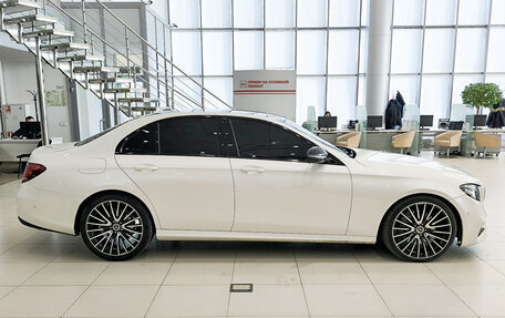 Mercedes-Benz E-Класс, 2017 год, 2 940 000 рублей, 8 фотография