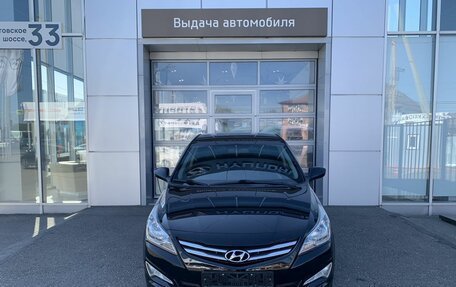 Hyundai Solaris II рестайлинг, 2015 год, 950 000 рублей, 2 фотография