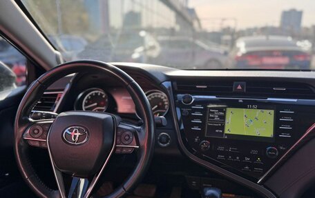 Toyota Camry, 2020 год, 2 890 000 рублей, 10 фотография