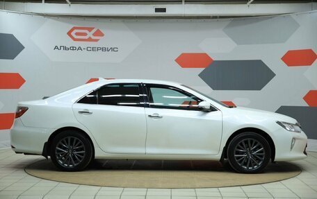 Toyota Camry, 2017 год, 2 350 000 рублей, 4 фотография