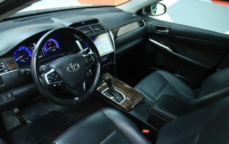 Toyota Camry, 2017 год, 2 350 000 рублей, 10 фотография