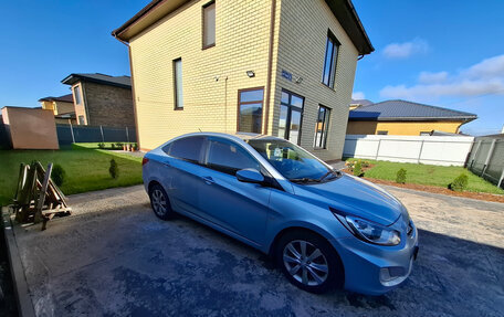 Hyundai Solaris II рестайлинг, 2011 год, 825 000 рублей, 3 фотография