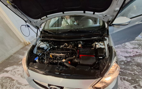 Hyundai Solaris II рестайлинг, 2011 год, 825 000 рублей, 11 фотография