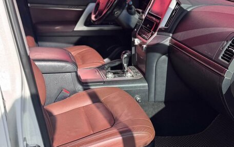 Toyota Land Cruiser 200, 2019 год, 6 600 000 рублей, 7 фотография