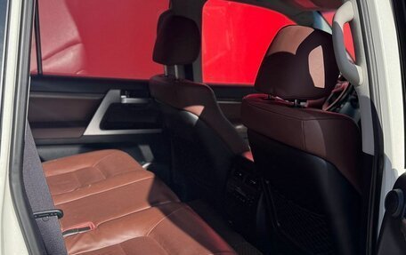 Toyota Land Cruiser 200, 2019 год, 6 600 000 рублей, 8 фотография
