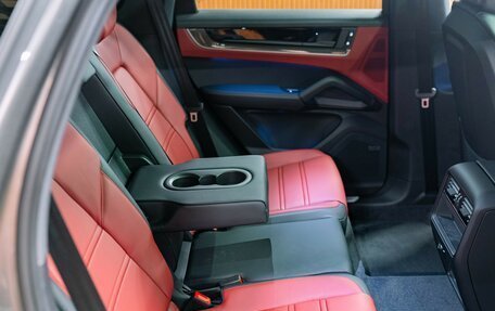 Porsche Cayenne III, 2025 год, 18 390 000 рублей, 21 фотография