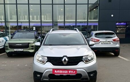 Renault Duster, 2022 год, 1 999 000 рублей, 2 фотография