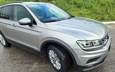 Volkswagen Tiguan II, 2019 год, 2 500 000 рублей, 4 фотография