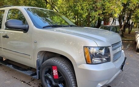 Chevrolet Tahoe III, 2012 год, 2 100 000 рублей, 2 фотография