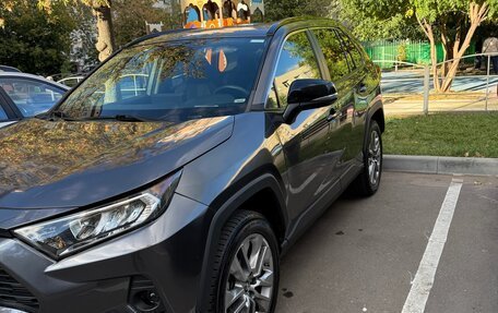 Toyota RAV4, 2019 год, 3 200 000 рублей, 3 фотография