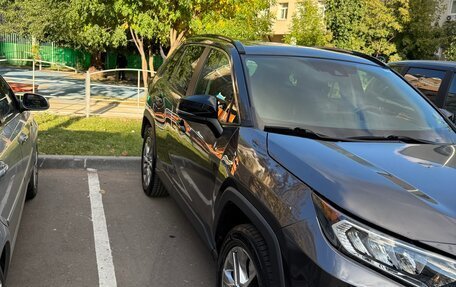 Toyota RAV4, 2019 год, 3 200 000 рублей, 9 фотография