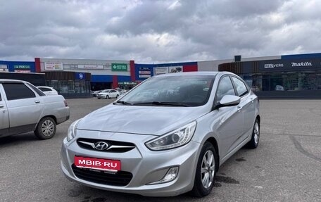 Hyundai Solaris II рестайлинг, 2013 год, 1 050 000 рублей, 1 фотография