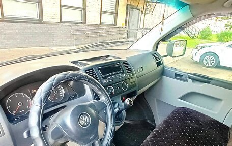 Volkswagen Transporter T5 рестайлинг, 2012 год, 999 999 рублей, 12 фотография