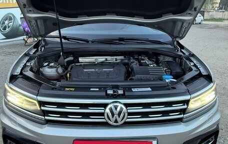 Volkswagen Tiguan II, 2019 год, 2 850 000 рублей, 2 фотография