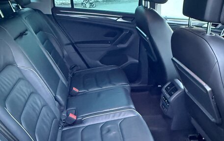 Volkswagen Tiguan II, 2019 год, 2 850 000 рублей, 16 фотография